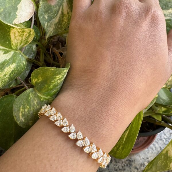 18K Solid Yellow Gold Lab Grown Diamond Pear Bracelet